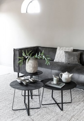 coffee-tables-neptunes-black-plus-sofa-thames-sfeer